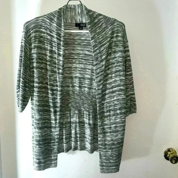 A.N.A Green and White Short Sleeve Sweater-Large - Picture 1 of 3